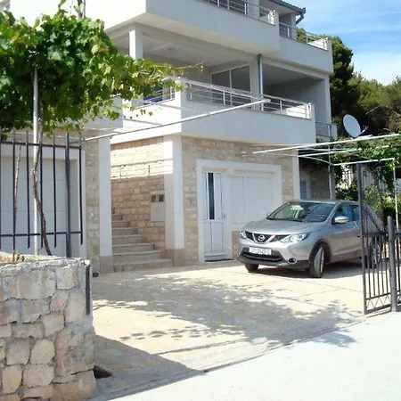 Seaside Family Friendly House With A Swimming Pool - Trogir - 8661 Prázdninový dům