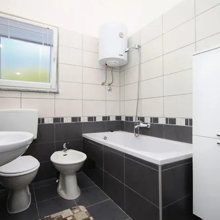 Seaside Family Friendly House With A Swimming Pool - Trogir - 8661 Prázdninový dům *