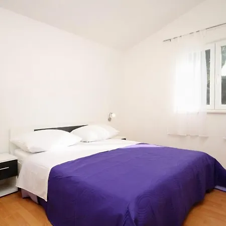 Seaside Family Friendly House With A Swimming Pool - Trogir - 8661 Poljica (Trogir)