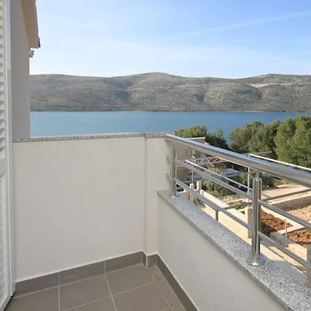 Seaside Family Friendly House With A Swimming Pool - Trogir - 8661 * Poljica (Trogir)