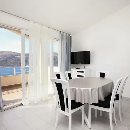 Prázdninový dům Seaside Family Friendly House With A Swimming Pool - Trogir - 8661 *
